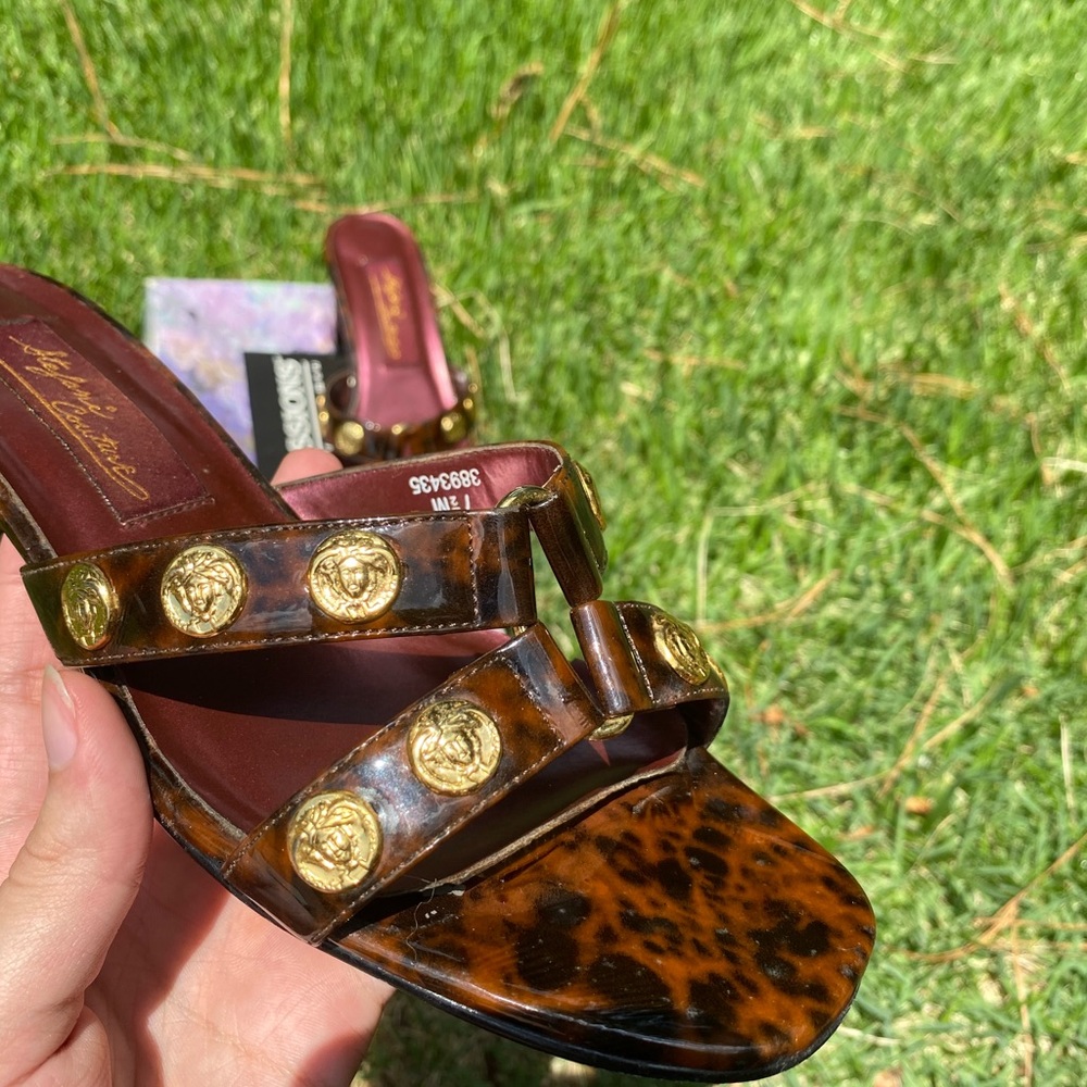 🚨❤️EXPRESSIONS SANDALS🚨❤️ - Picture 6 of 6
